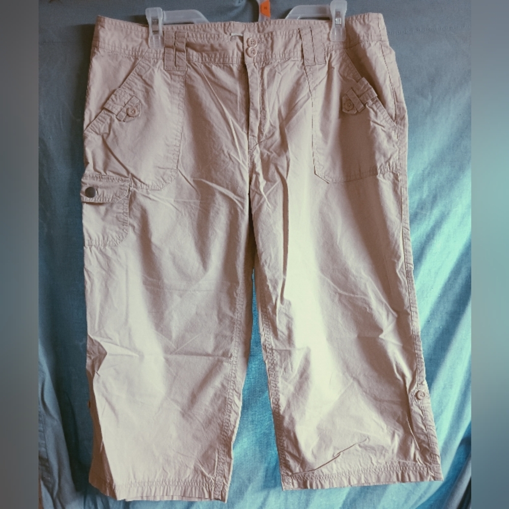 Women's Relativity thin khaki cargo capri pants 14 34" waist